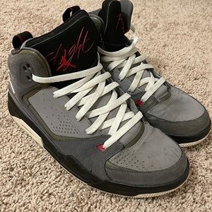 Size 12 mens Jordans